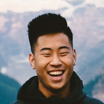 김